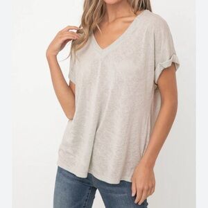 Lou & Grey Light Gray V-Neck Short Sleeve Top